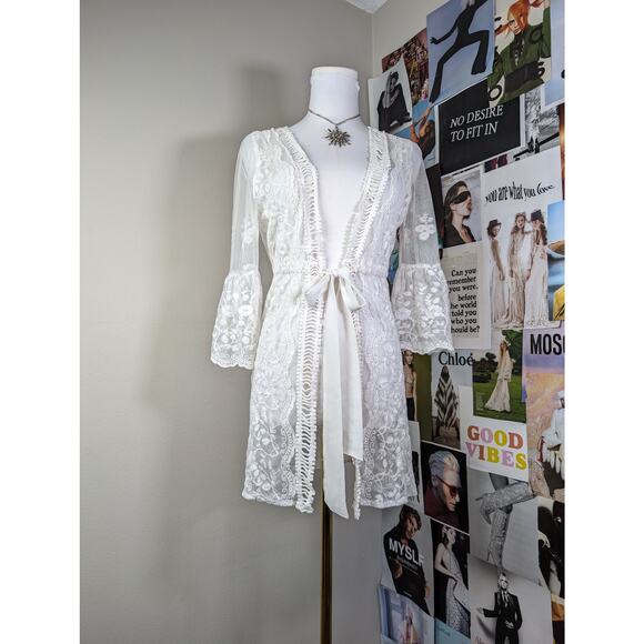 River Island Tops - White Lace Whimsy Top